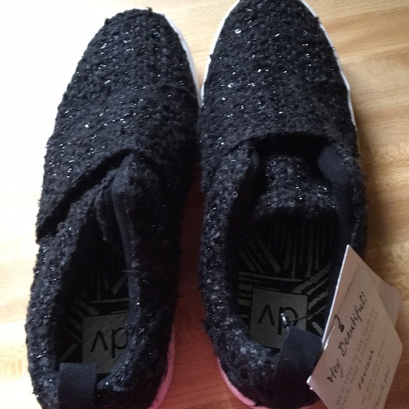 DV by Dolce Vida Black Slip on sneakers - Picture 6 of 7